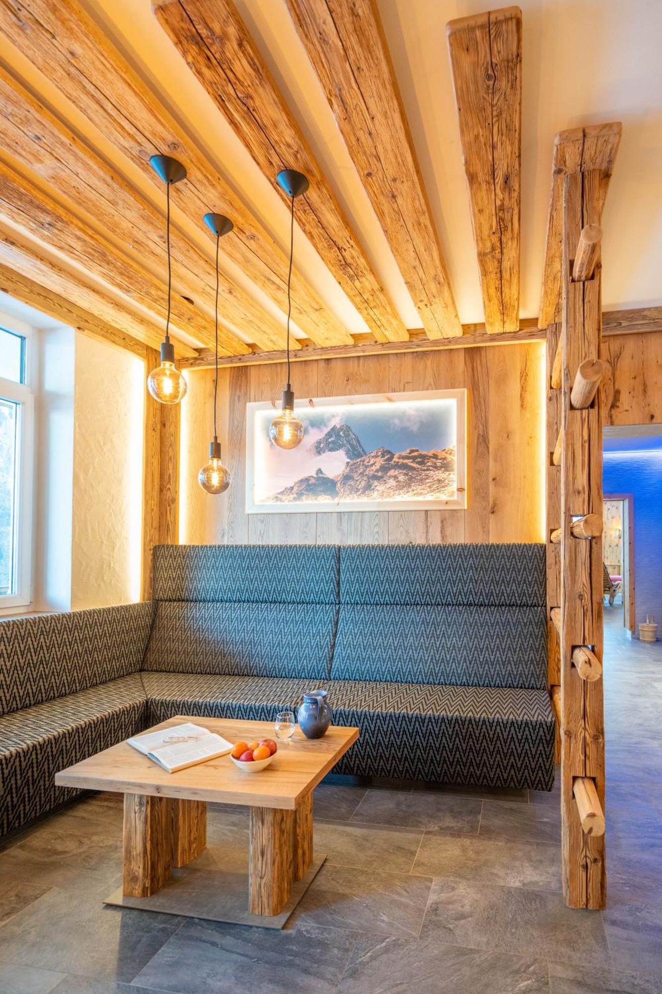 Alpin Panoramahotel Laerchenhof Гайлігенблут Екстер'єр фото