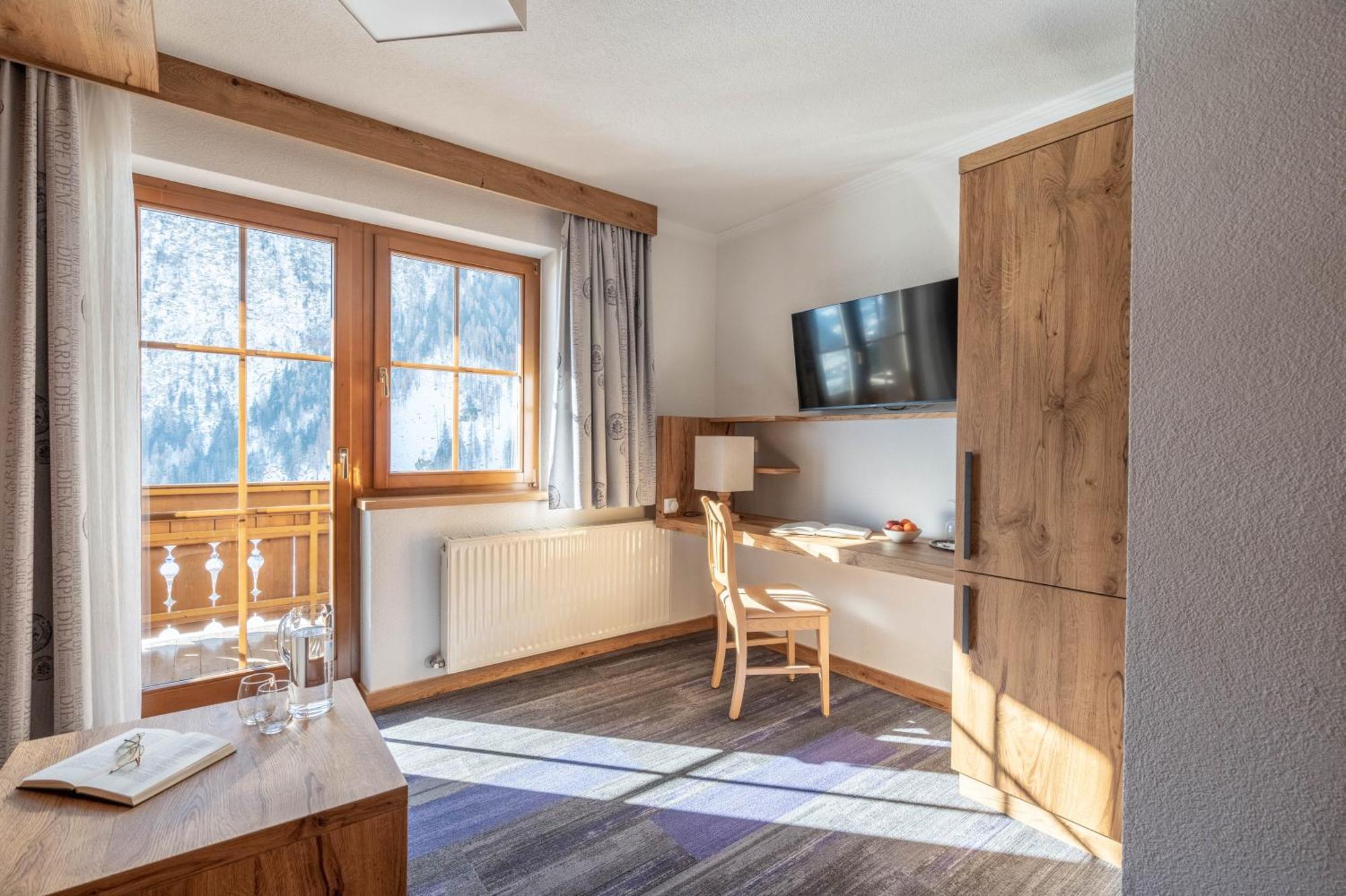 Alpin Panoramahotel Laerchenhof Гайлігенблут Екстер'єр фото