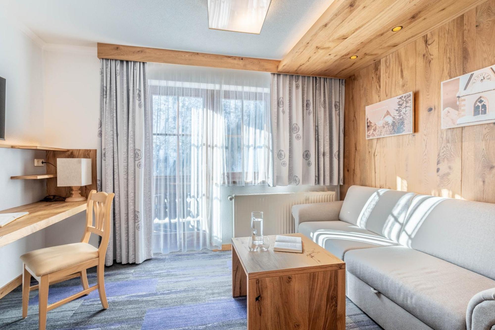 Alpin Panoramahotel Laerchenhof Гайлігенблут Екстер'єр фото